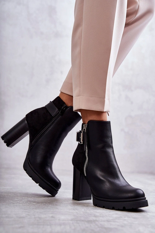 Skórzane Botki Na Obcasie Z Ozdobnym Zamkiem Czarne Rosita