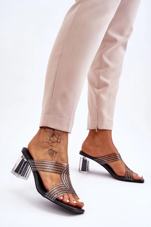 Klapki Na Obcasie Z Dżetami Czarne Jaxen