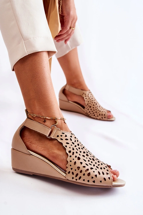 Skórzane Ażurowe Sandały Na Koturnie Beżowe Sellena