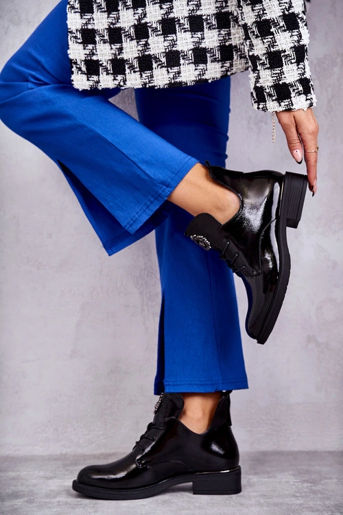 Lakierowane Sznurowane Botki Z Wycięciami Czarne Fabiana