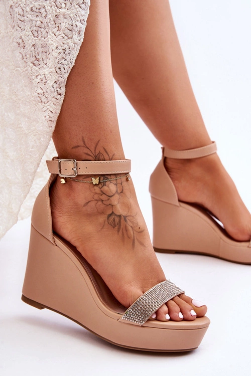 Modne Skórzane Sandały Na Koturnie Nude Arwen