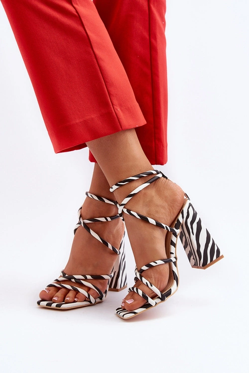 Modne Sandały Na Obcasie Biało-Czarne Josette