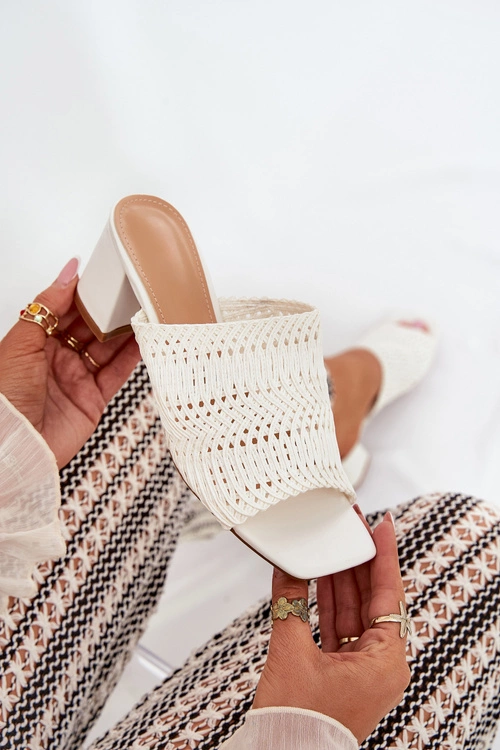 Klapki Damskie Z Plecionką Na Obcasie Białe Ciariloria