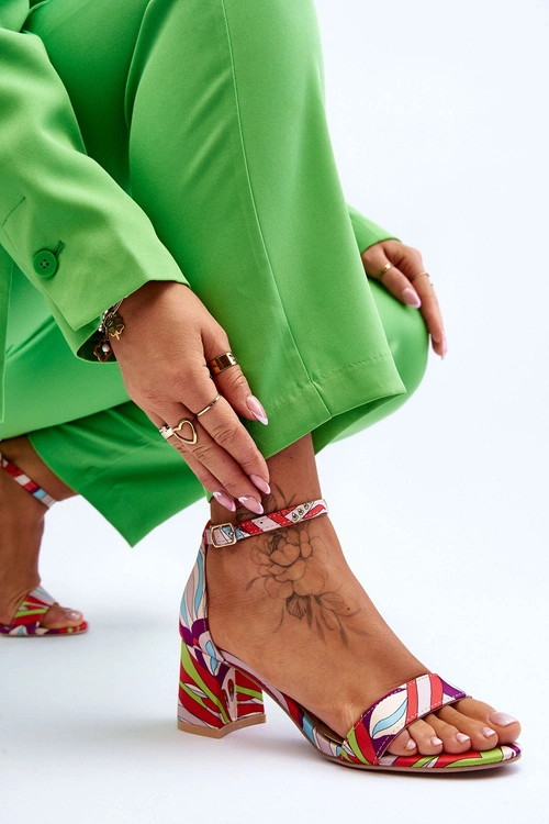 Satynowe Sandały Na Niskim Obcasie We Wzory Beżowo-Niebieskie Quincy