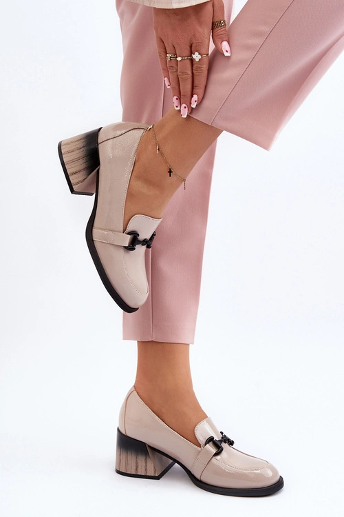 Lakierowane Półbuty Na Obcasie Beżowe Nireva