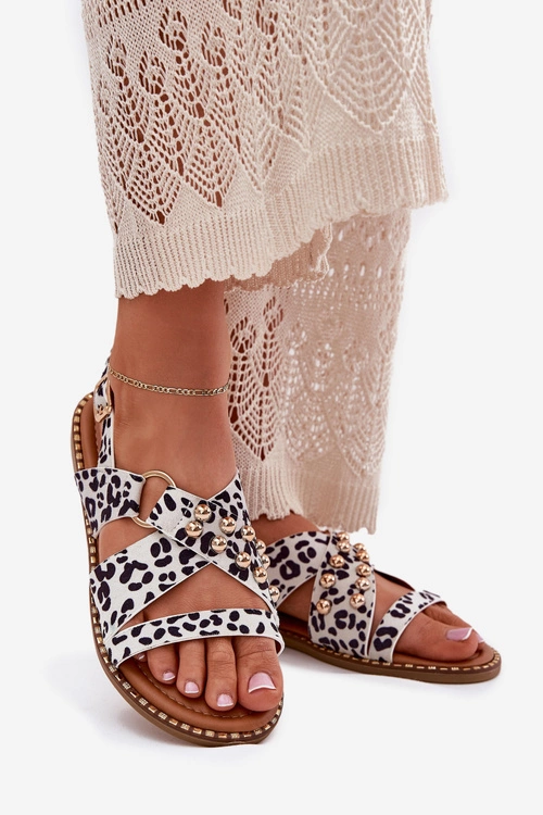 Sandały Damskie Na Płaskim Obcasie Ze Złotymi Ćwiekami Biało-Czarne Zanira