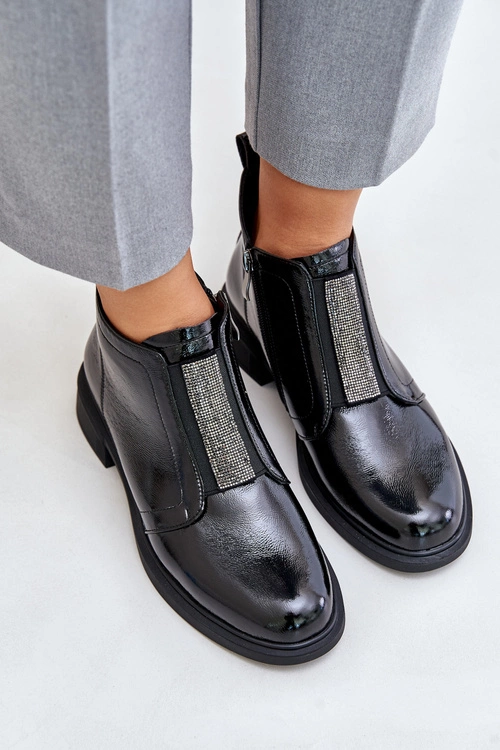 Skórzane Lakierowane Niskie Botki Ze Zdobieniem Na Zamek D&A MR880-142 Czarne