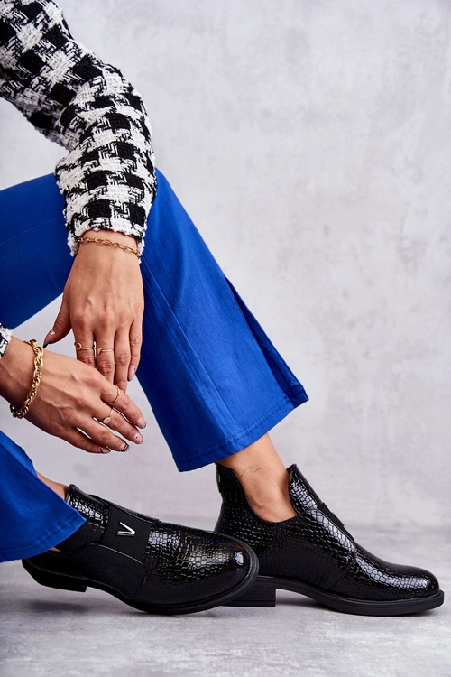 Lakierowane Botki Z Wycięciami Na Płaskim Obcasie Czarne Eunice