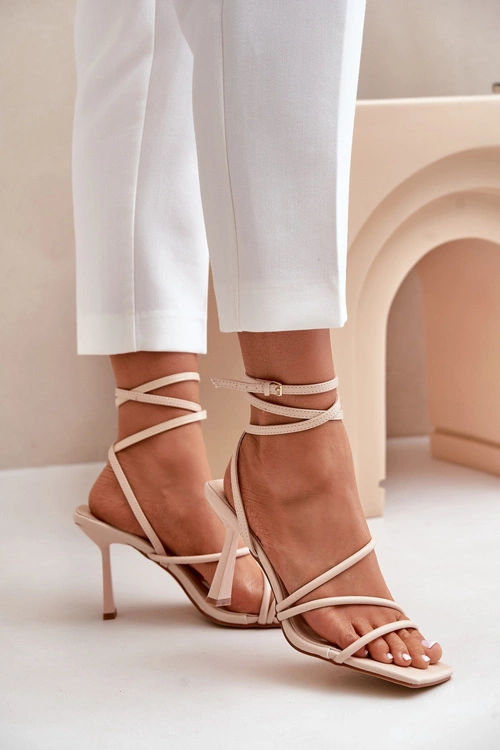 Stylowe Sandały Na Szpilce Z Paskami Beżowe Saredi