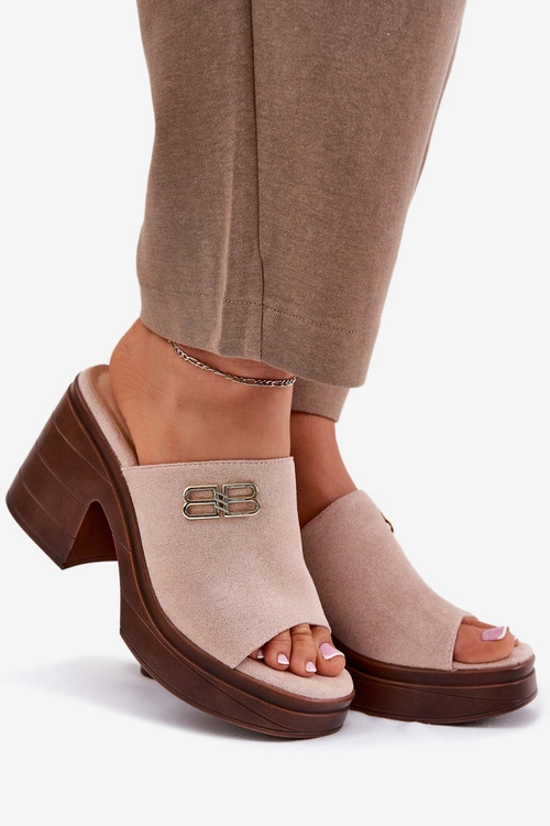 Klapki Damskie Na Masywnym Obcasie Ze Złotym Detalem Vinceza 17400 Beżowe