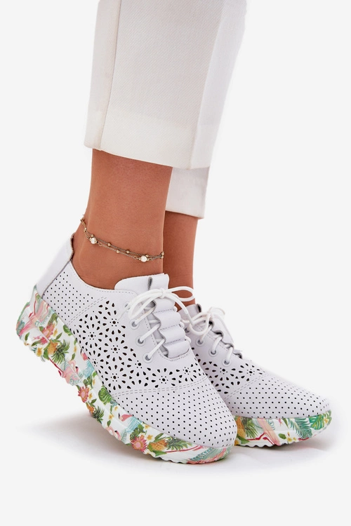 Skórzane Ażurowe Półbuty Damskie Na Koturnie Artiker 56C1532 Białe