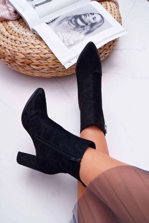 Botki Damskie Na Słupku Suwak W Szpic Zamszowe Czarne Ferol