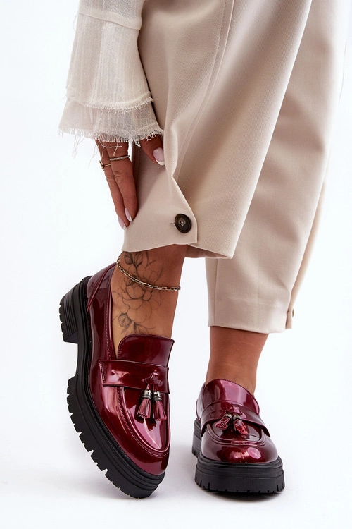 Lakierowane Półbuty Loafersy Z Frędzlami Bordowe Velenase