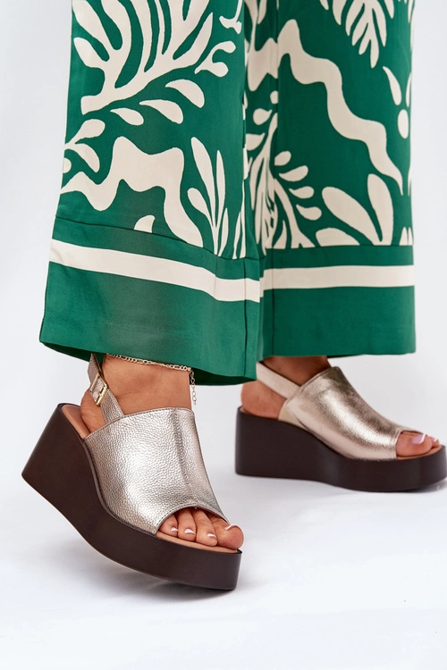 Sandały Damskie Z Eko Skóry Na Platformie I Koturnie Złote Leaniria