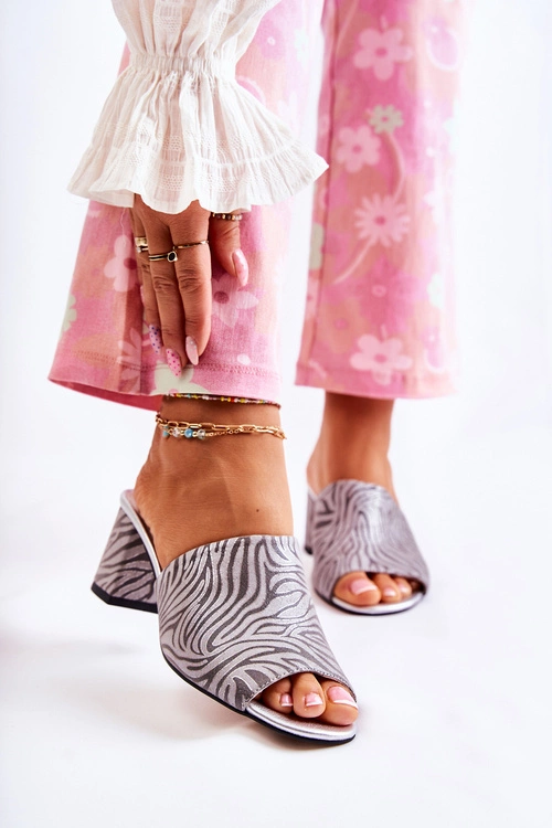 Skórzane Damskie Klapki Na Obcasie Zebra Szare Nessita