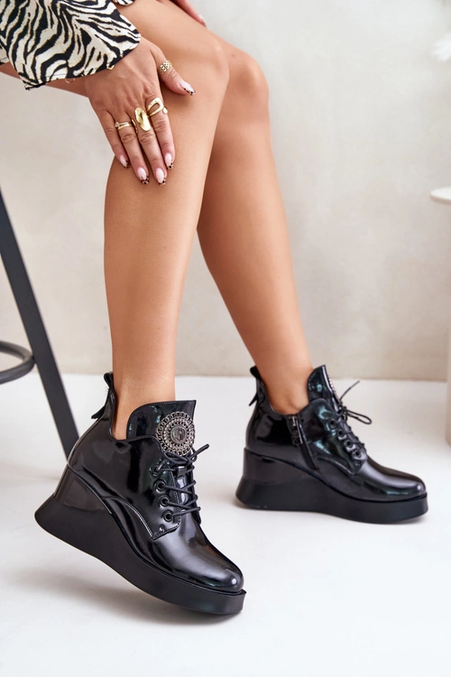 Botki Damskie Lakierowane Na Koturnie Ocieplane Vinceza 66706 Czarne