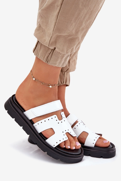 Lakierowane Klapki Damskie Z Naturalnej Skóry Na Platformie Zazoo 40440 Białe