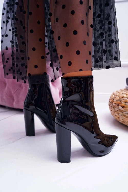 Botki Damskie Na Słupku W Szpic Lakierowane Czarne Demens