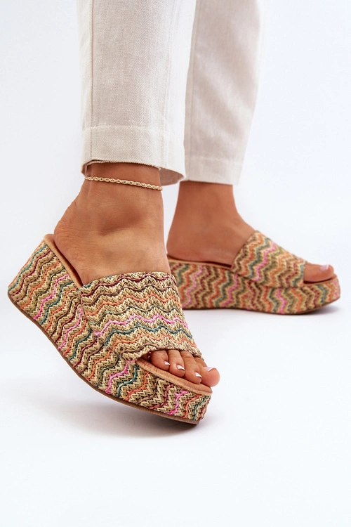 Damskie Klapki Na Koturnie Beżowe Vanarila