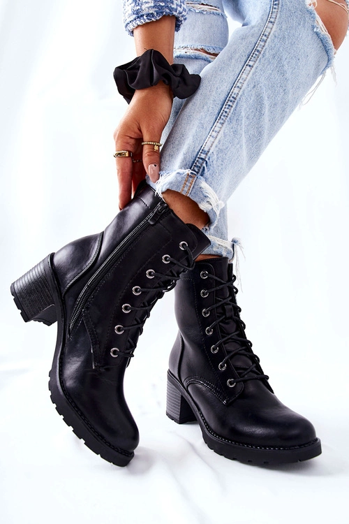 Botki Wiązane Na Słupku Ocieplane Czarne Nerynis