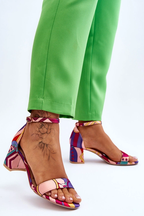 Satynowe Sandały Na Niskim Obcasie We Wzory Fioletowo-Różowe Quincy