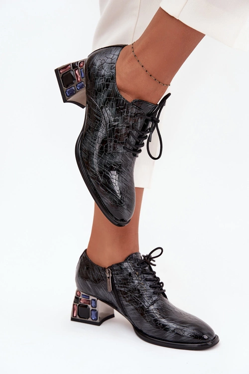 Skórzane Lakierowane Półbuty Damskie Na Obcasie Z Kryształkami Artiker 57C0072 Szare