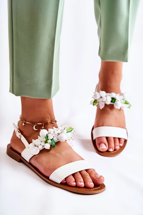 Modne Sandały Z Koralikami Białe Hally