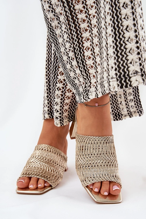 Klapki Damskie Z Plecionką Na Obcasie Złote Ciariloria