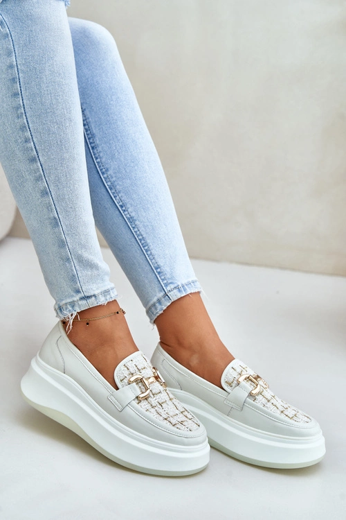 Skórzane Mokasyny Damskie Na Platformie Ze Złotą Ozdobą Vinceza 89105 Jasnobeżowe