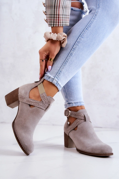 Skórzane Botki Z Wycięciem Na Słupku Szare Axelle