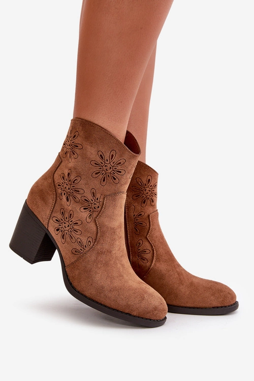 Botki Z Ażurową Cholewką Na Słupku Eko Zamszowe Brązowe Nevishiia