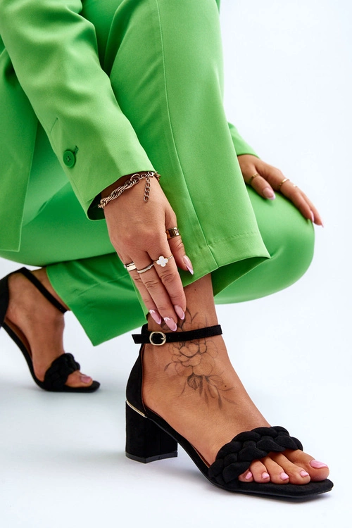 Zamszowe Sandały Na Obcasie Z Ozdobnym Warkocze Czarne Azela