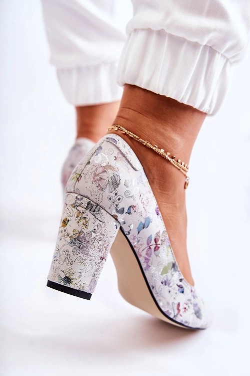 Zamszowe Czółenka W Kwiaty Beżowe Kellany