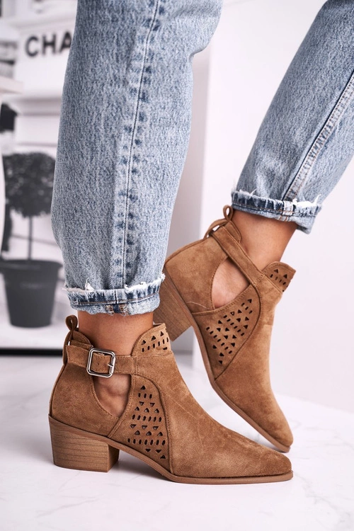 Zamszowe Botki Na Obcasie Z Klamrą Camel Esen