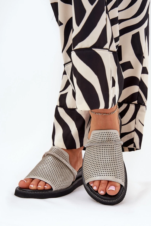 Klapki Damskie Na Koturnie Z Ozdobnym Paseczkiem Srebrne Teriwes