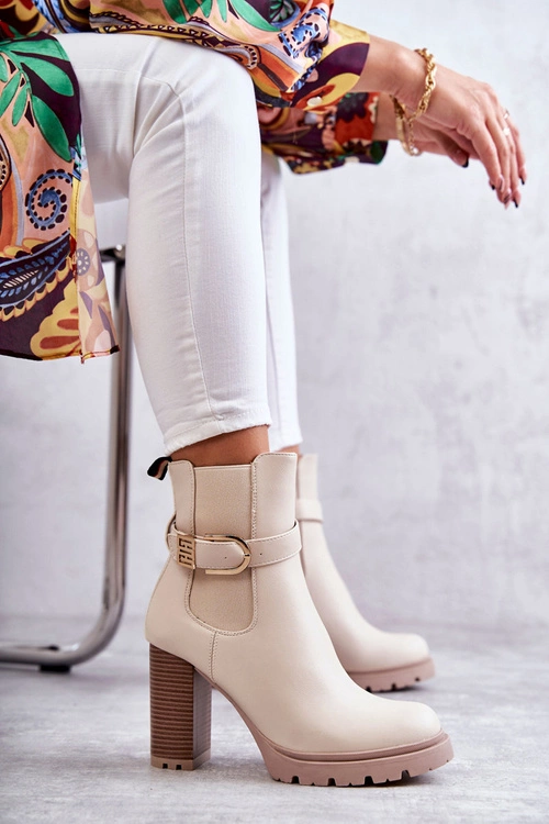 Skórzane Botki Na Słupku Z Ozdobnym Paskiem Beżowe Maresol