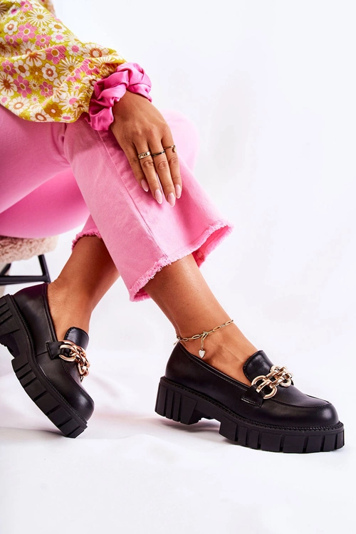 Skórzane Półbuty Z Ozdobnym Łańcuchem Czarne Carmine