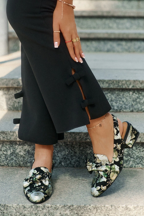 Skórzane Czółenka W Kwiaty Z Kokardą N6539-44 Czarne