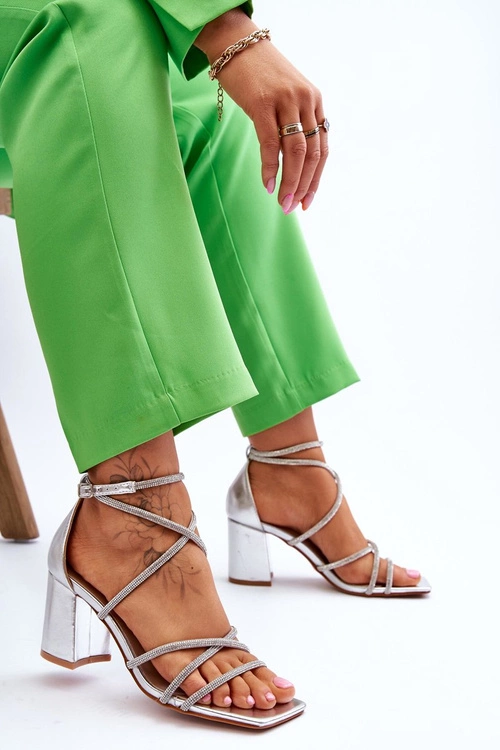 Skórzane Damskie Sandały Z Cyrkoniami Na Obcasie Srebrne Liviano