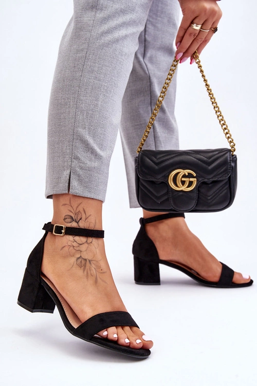 Zamszowe Sandały Na Niskim Obcasie Czarne Quincy