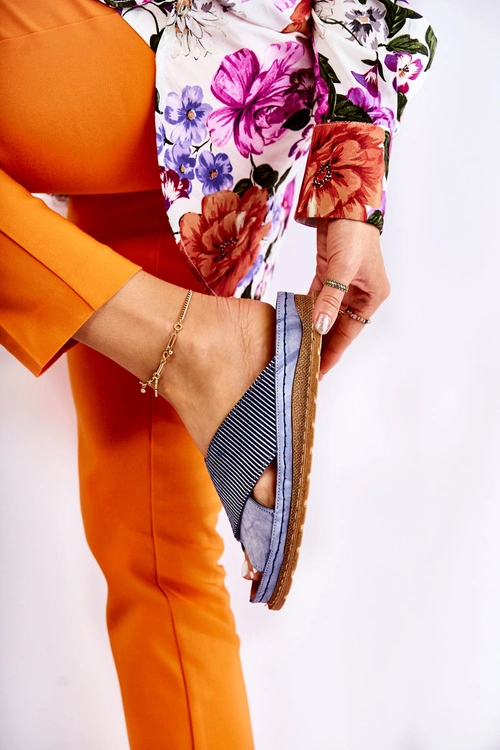 Skórzane Profilowane Klapki Maciejka 04986-17 Niebieskie