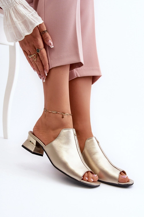 Eleganckie Klapki Damskie Ze Skóry Naturalnej Na Niskim Obcasie Maciejka 06360-25 Złote