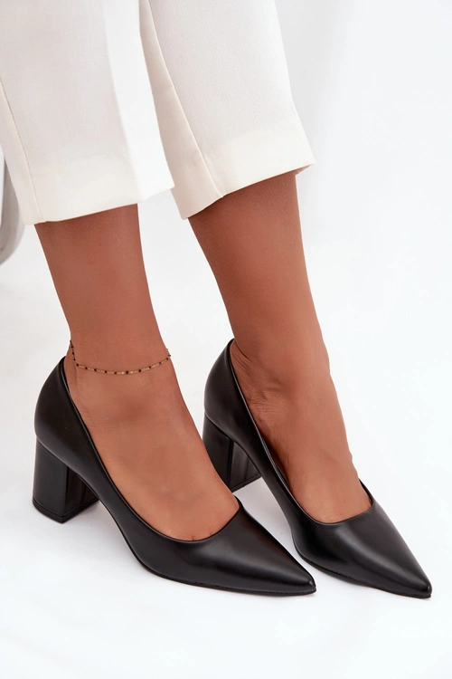 Czółenka Na Słupkowym Obcasie Ze Szpiczastymi Noskami Czarne Ryvessa