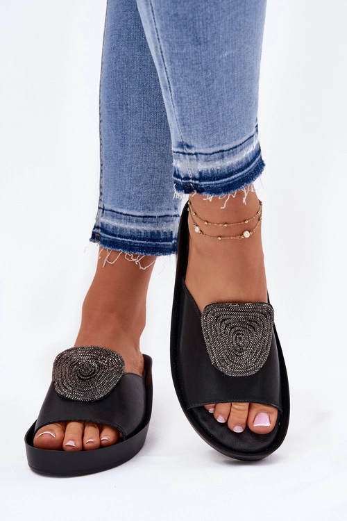 Skórzane Damskie Klapki Z Ozdobą KV51-028 Czarne