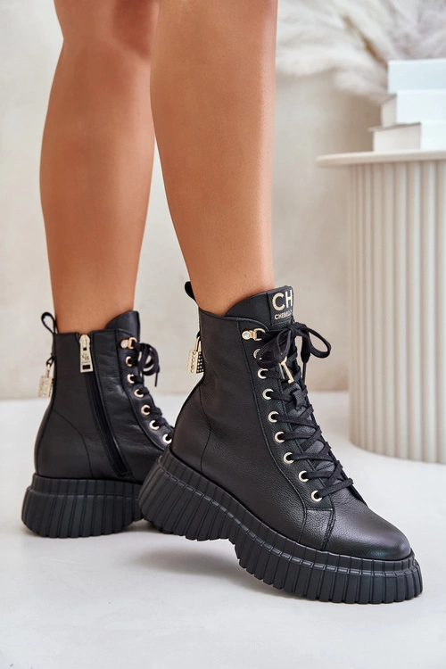 Skórzane Botki Na Platformie Na Zamek Z Ozdobną Kłódką CheBello 4517 Czarne