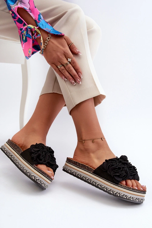 Klapki Damskie Na Platformie Ozdobione Kwiatkami Czarne Nodina