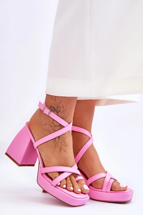 Modne Sandały Na Obcasie I Platformie Jasnoróżowe Secret Rose