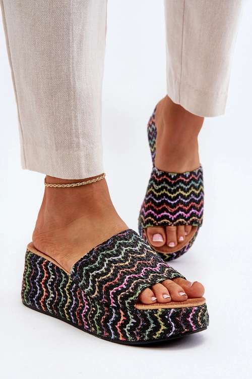 Damskie Klapki Na Koturnie Czarne Vanarila