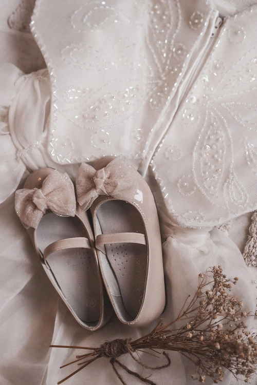 Dziecięce Lakierowane Balerinki Z Kokardą Beżowe Zolly