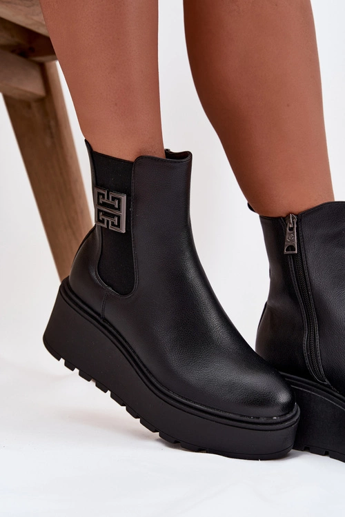 Ocieplane Botki Damskie Na Koturnie Z Ozdobnym Detalem Vinceza 58551 Czarne